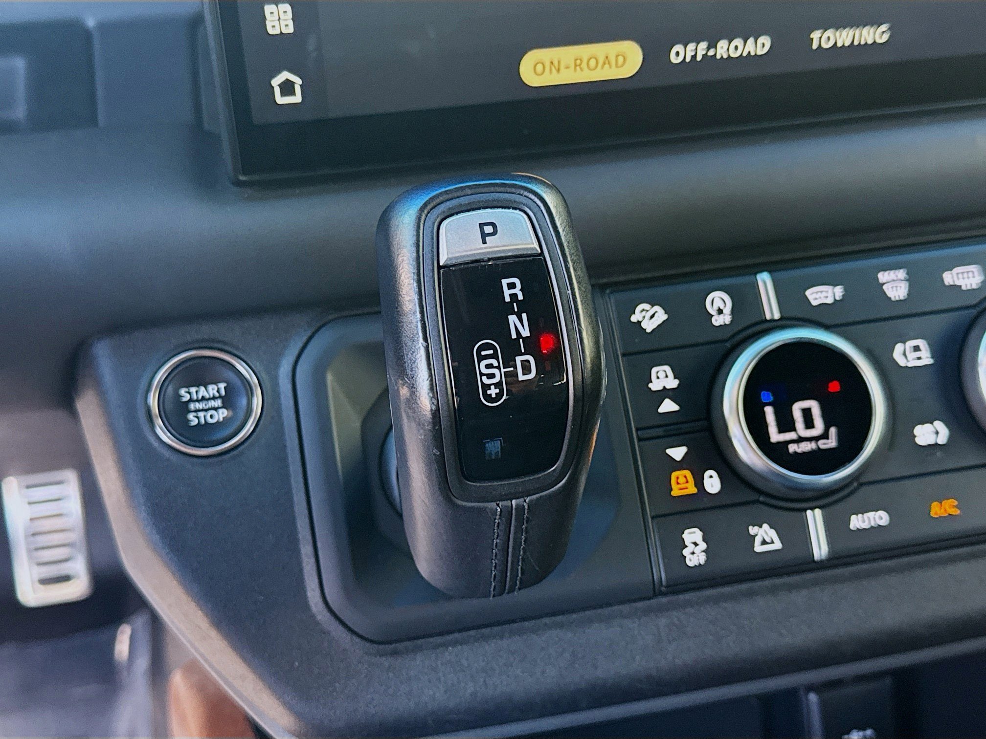 Used 2023 Land Rover Defender 110 X image 14