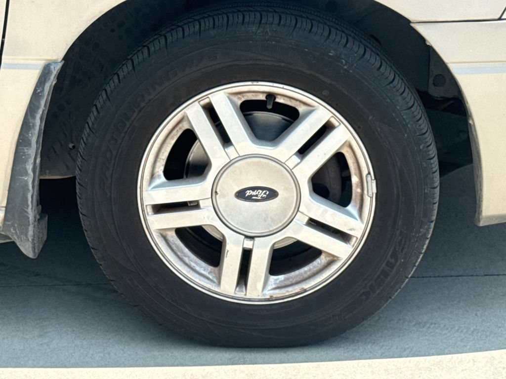 Used 2003 Ford Windstar SE FWD image 11