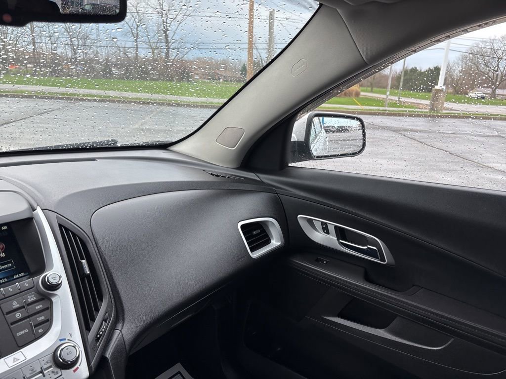 Used 2017 Chevrolet Equinox LT w/ Convenience Package image 28