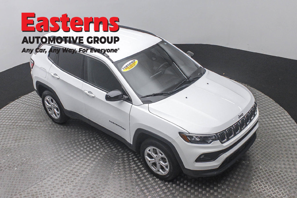 Used 2024 Jeep Compass Latitude AWD/4WD image 5