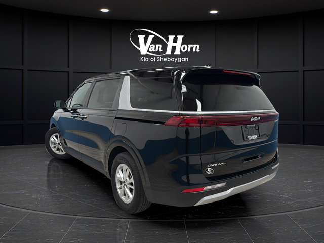 Used 2024 Kia Carnival LX FWD image 5
