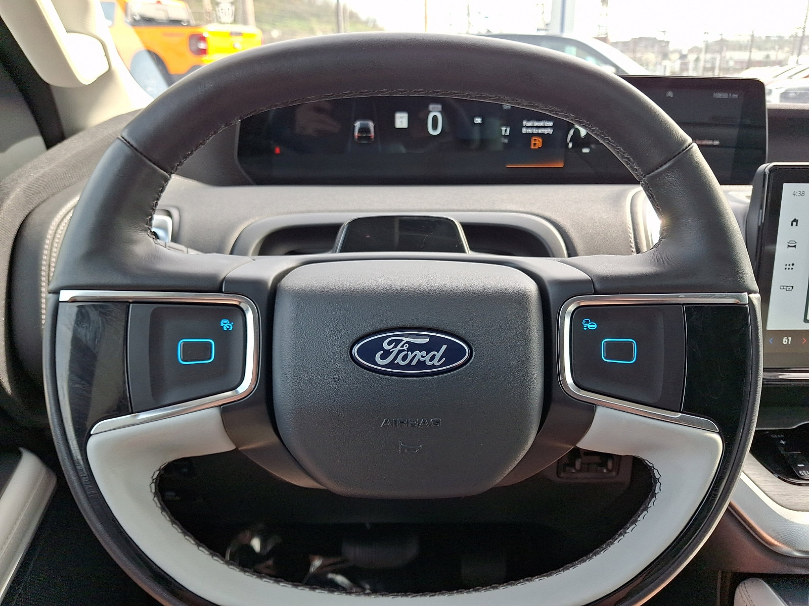 Used 2025 Ford Expedition Platinum w/ Driver's Package image 20