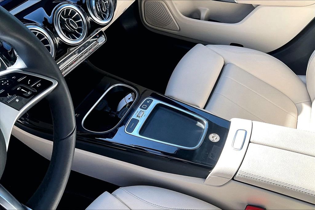 Used 2025 Mercedes-Benz CLA 250 4MATIC w/ Winter Package image 17
