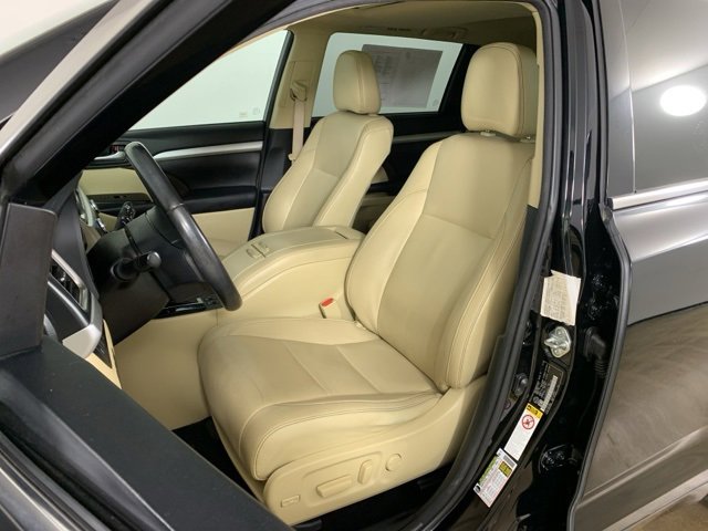 Used 2018 Toyota Highlander XLE image 19