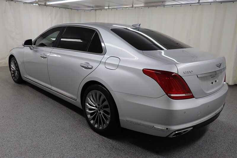 Used 2017 Genesis G90 3.3T Premium RWD image 4
