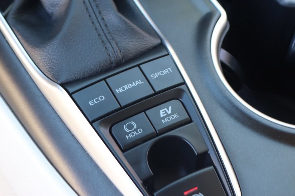 Used 2023 Toyota Camry XLE FWD image 32