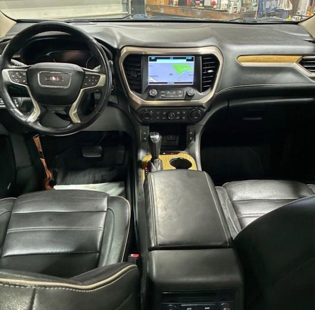 Used 2018 GMC Acadia Denali w/ Technology Package image 11