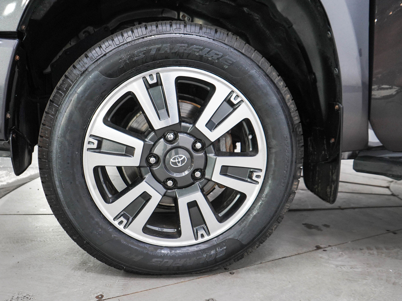 Used 2021 Toyota Tundra SR5 AWD/4WD image 31