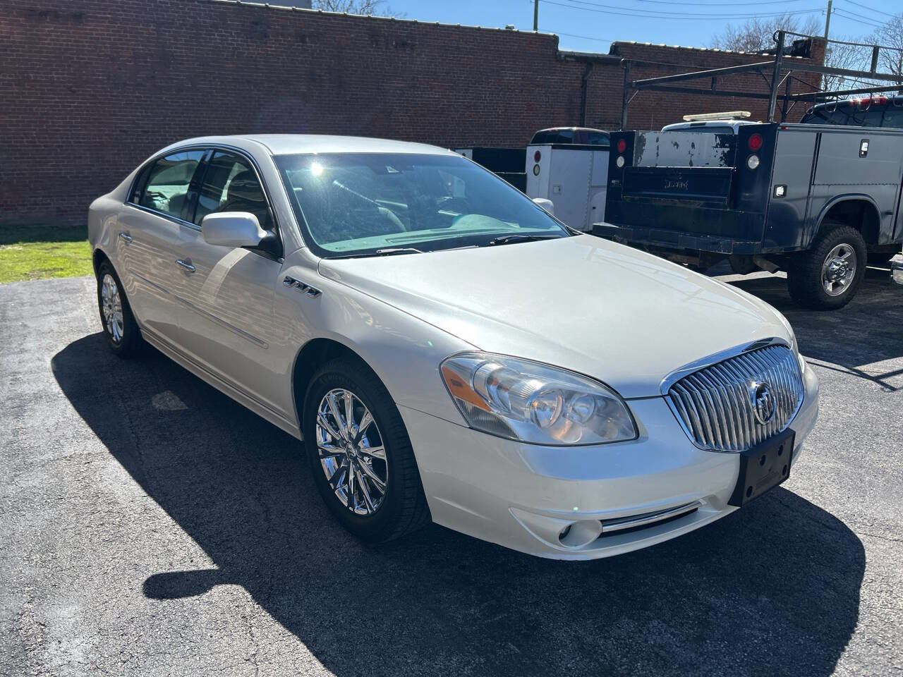 Used 2011 Buick Lucerne CXL image 5