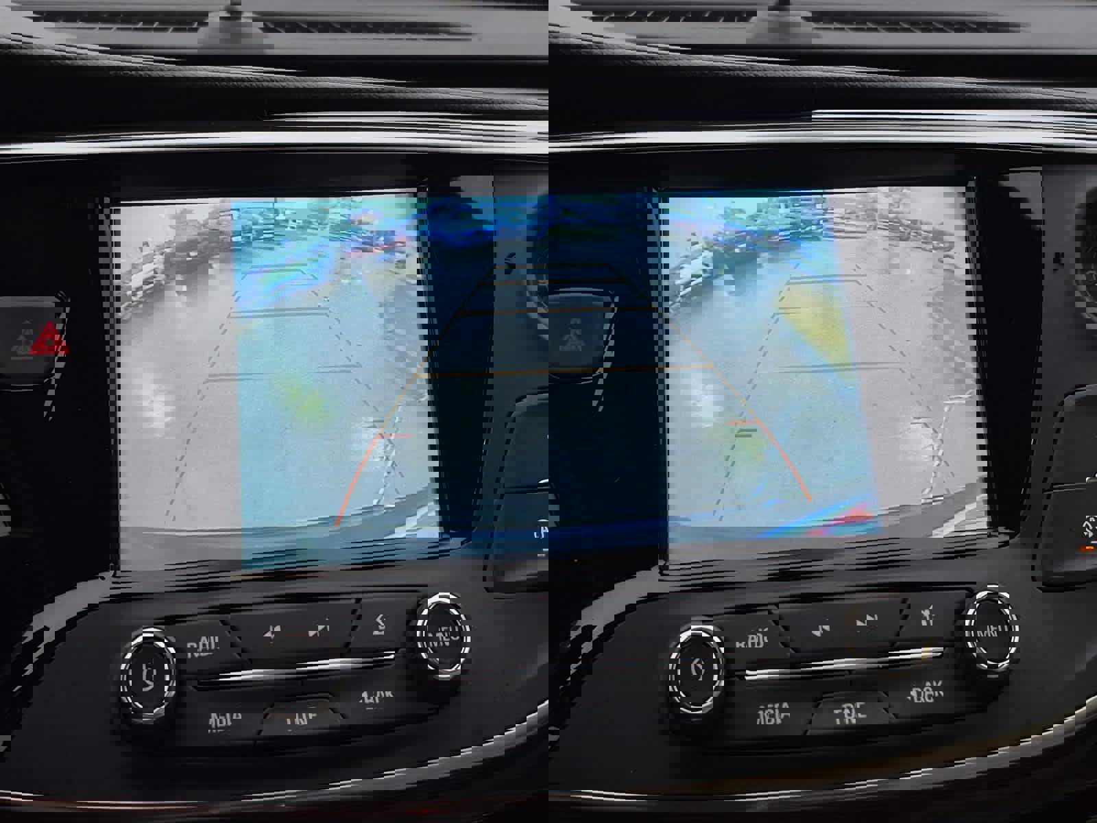 Used 2020 Buick Envision Essence image 27