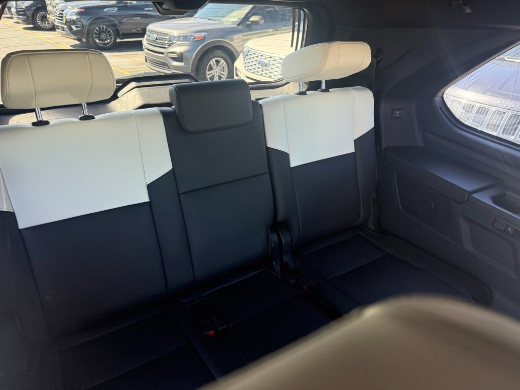 Used 2023 Toyota Sequoia Capstone image 13
