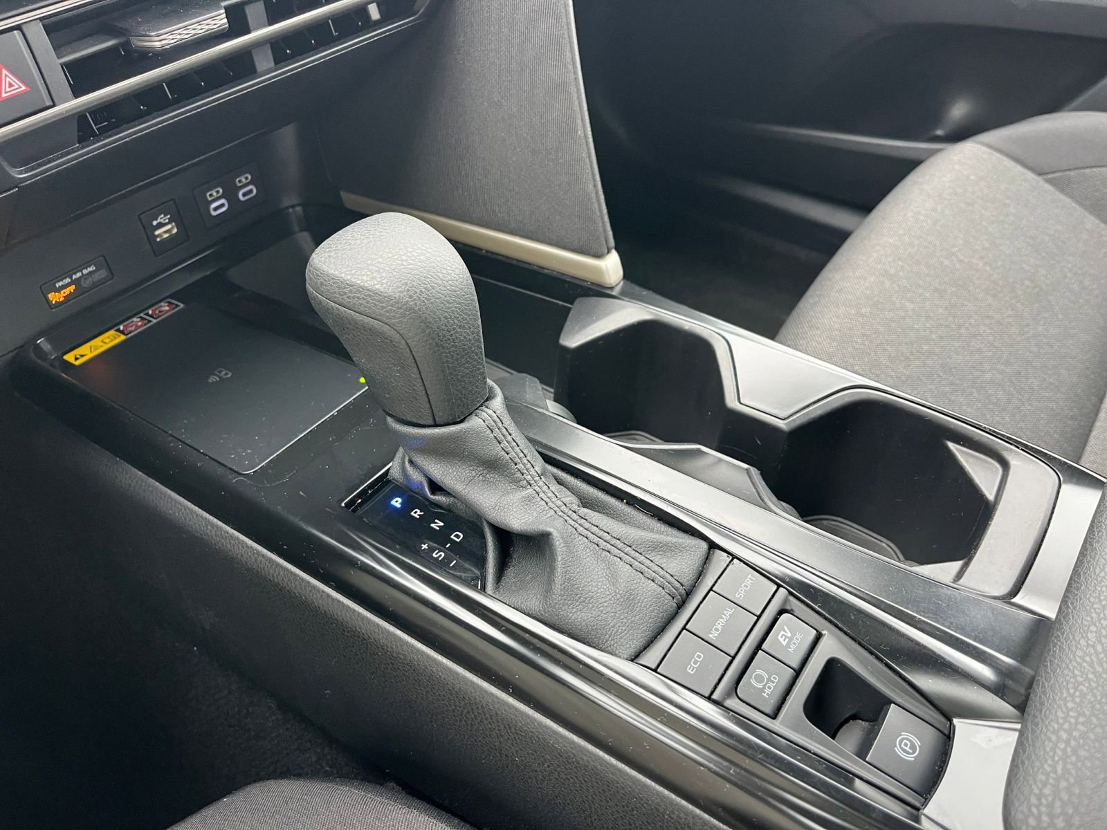 Used 2025 Toyota Camry LE FWD image 40