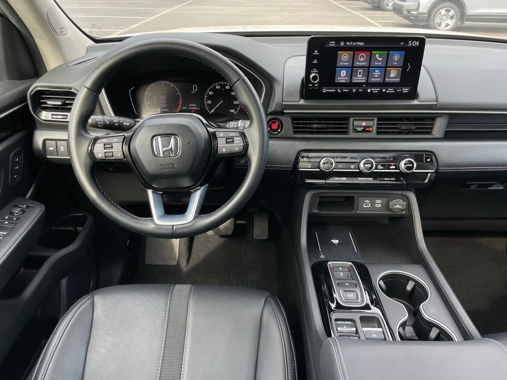 Certified 2025 Honda Pilot Touring image 11