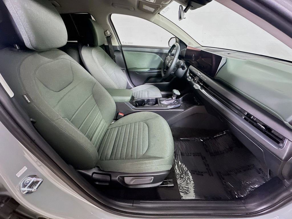 Used 2025 Kia K4 EX image 11