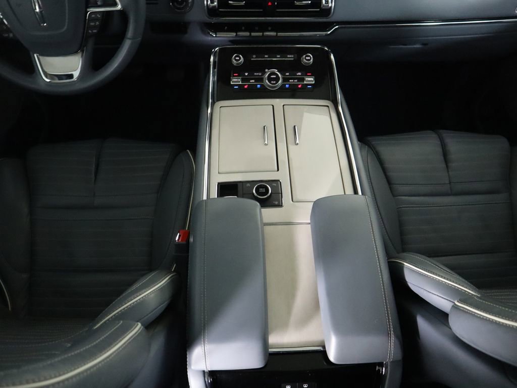 Used 2021 Lincoln Navigator L Black Label w/ Cargo Convenience Package image 17
