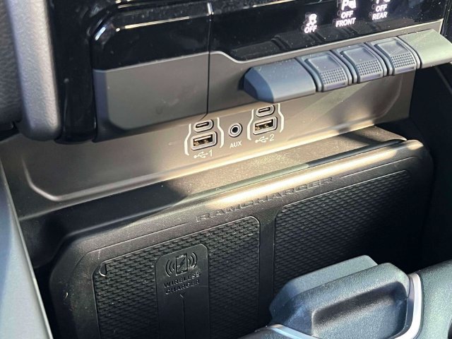 Used 2025 RAM 1500 Big Horn AWD/4WD image 17