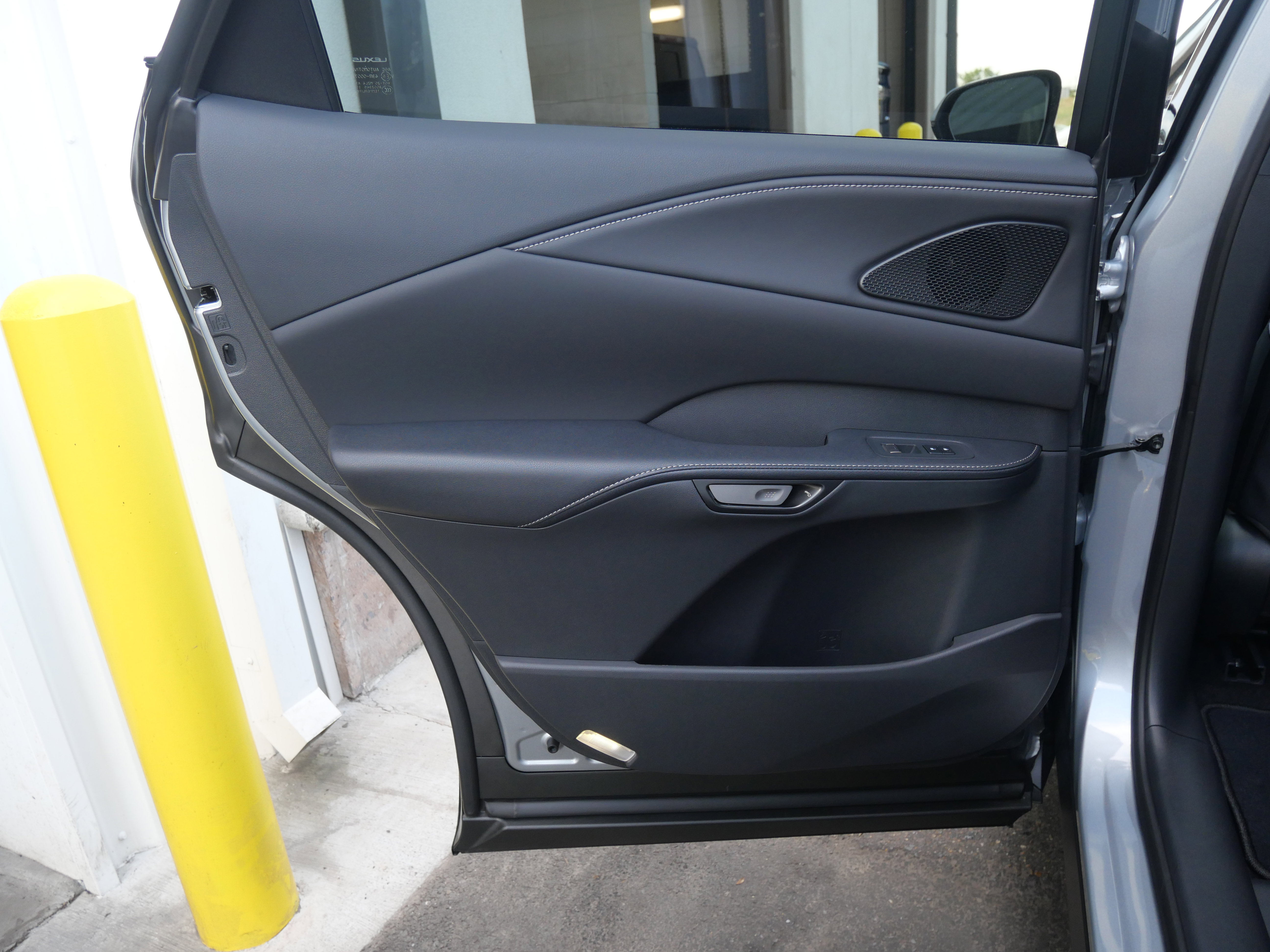 Used 2025 Lexus RX 350 Premium image 9