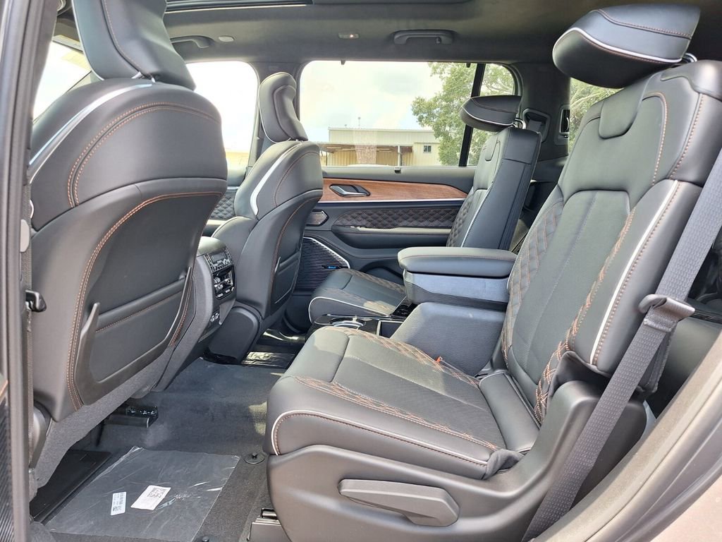 New 2025 Jeep Grand Cherokee L Summit image 12