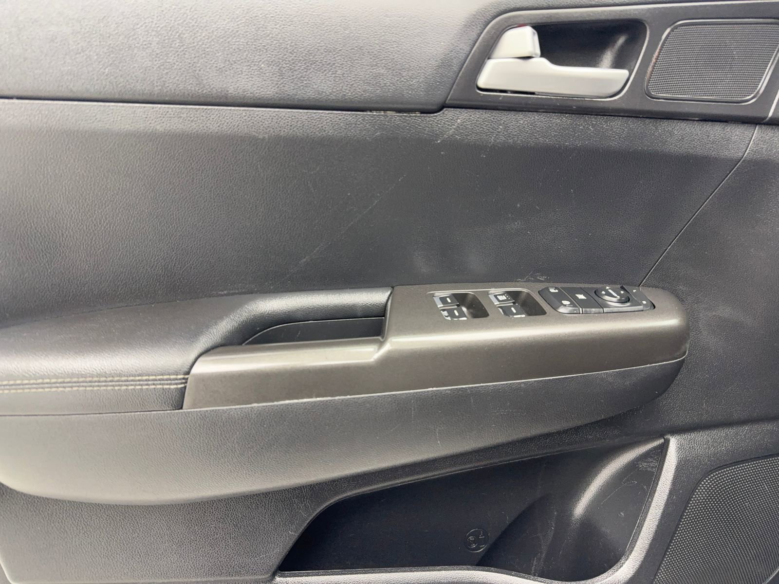 Used 2020 Kia Sportage LX image 36