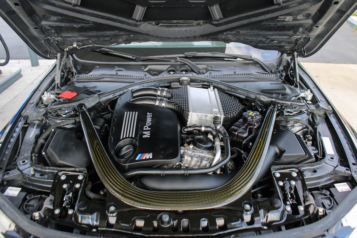 Used 2015 BMW M4 Convertible image 22