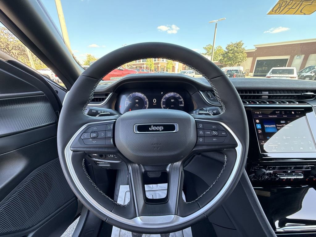 New 2025 Jeep Grand Cherokee Altitude image 14