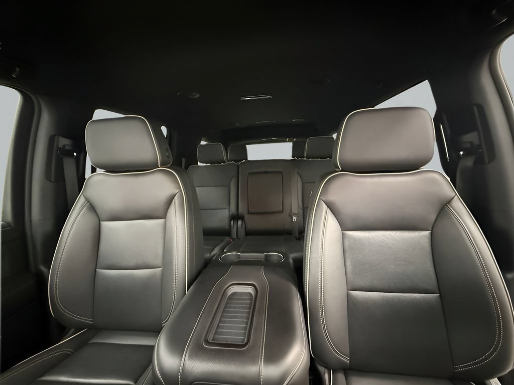 Used 2024 GMC Yukon SLT AWD/4WD image 17