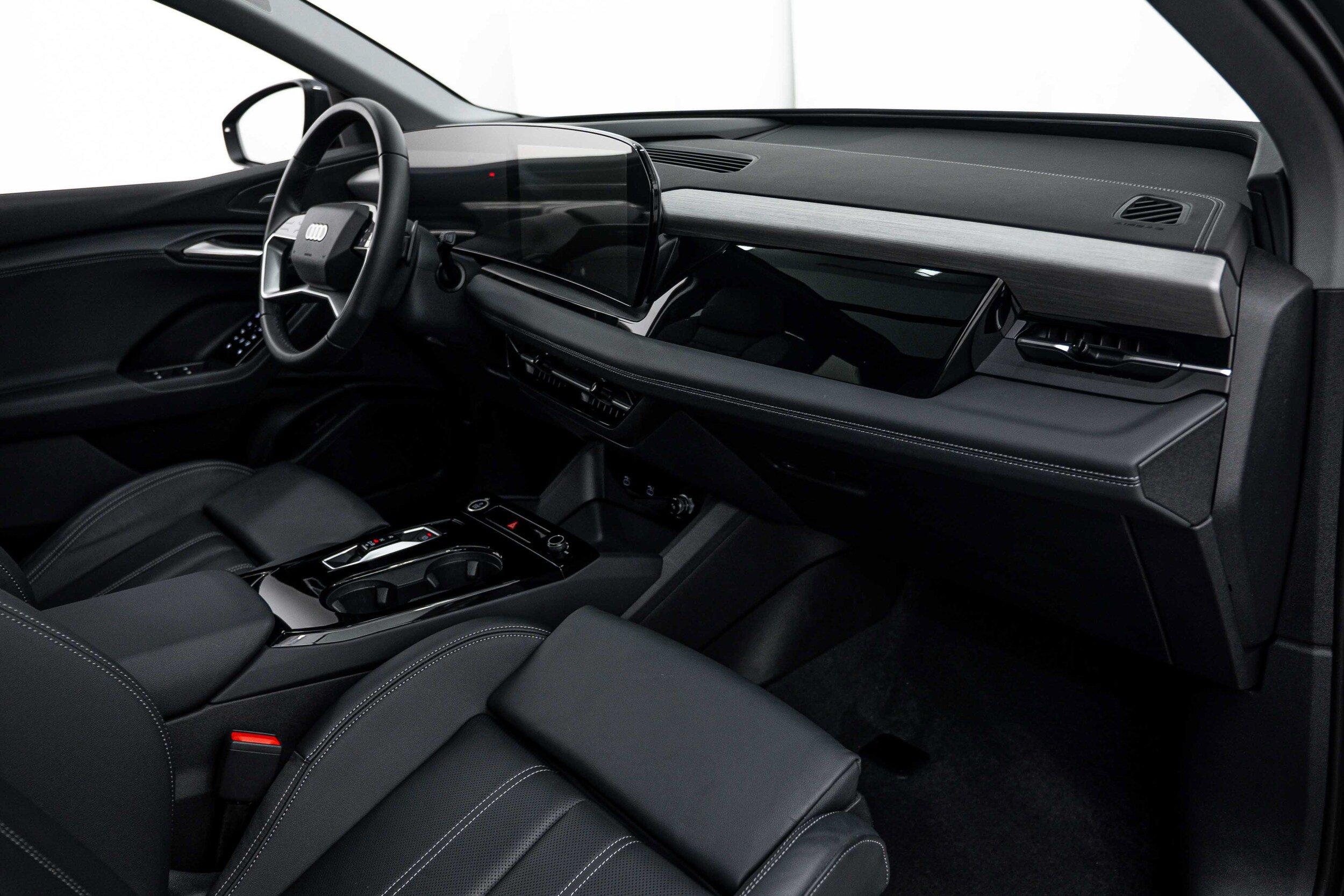 Used 2025 Audi Q6 e-tron Premium Plus w/ Premium Plus AWD/4WD image 8