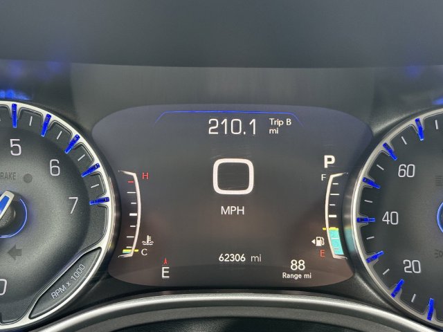 Certified 2024 Chrysler Pacifica Touring-L FWD image 19