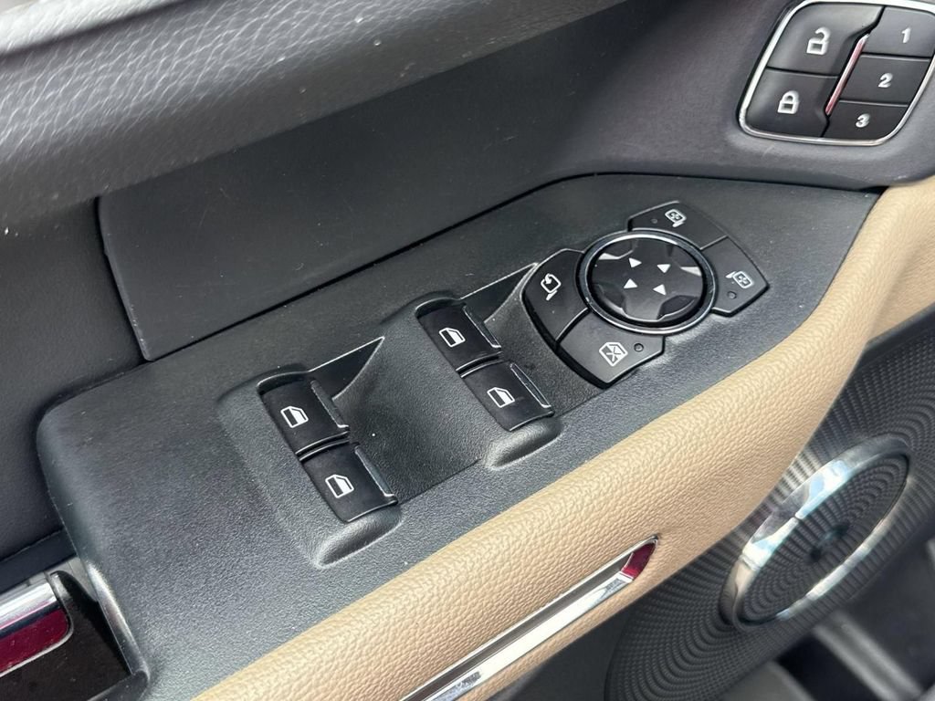 Used 2024 Ford Expedition Limited AWD/4WD image 16