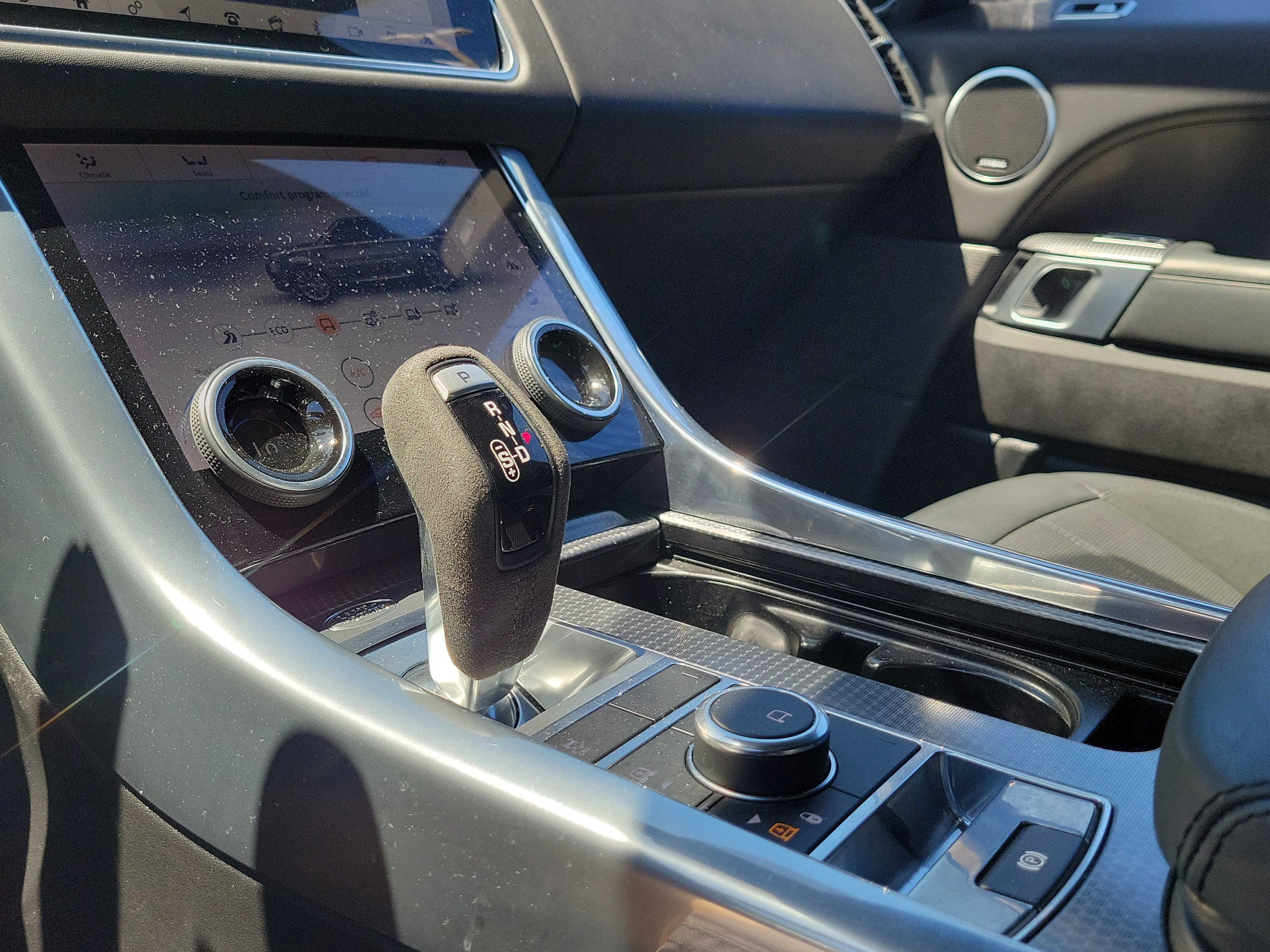 Used 2020 Land Rover Range Rover Sport HST image 28