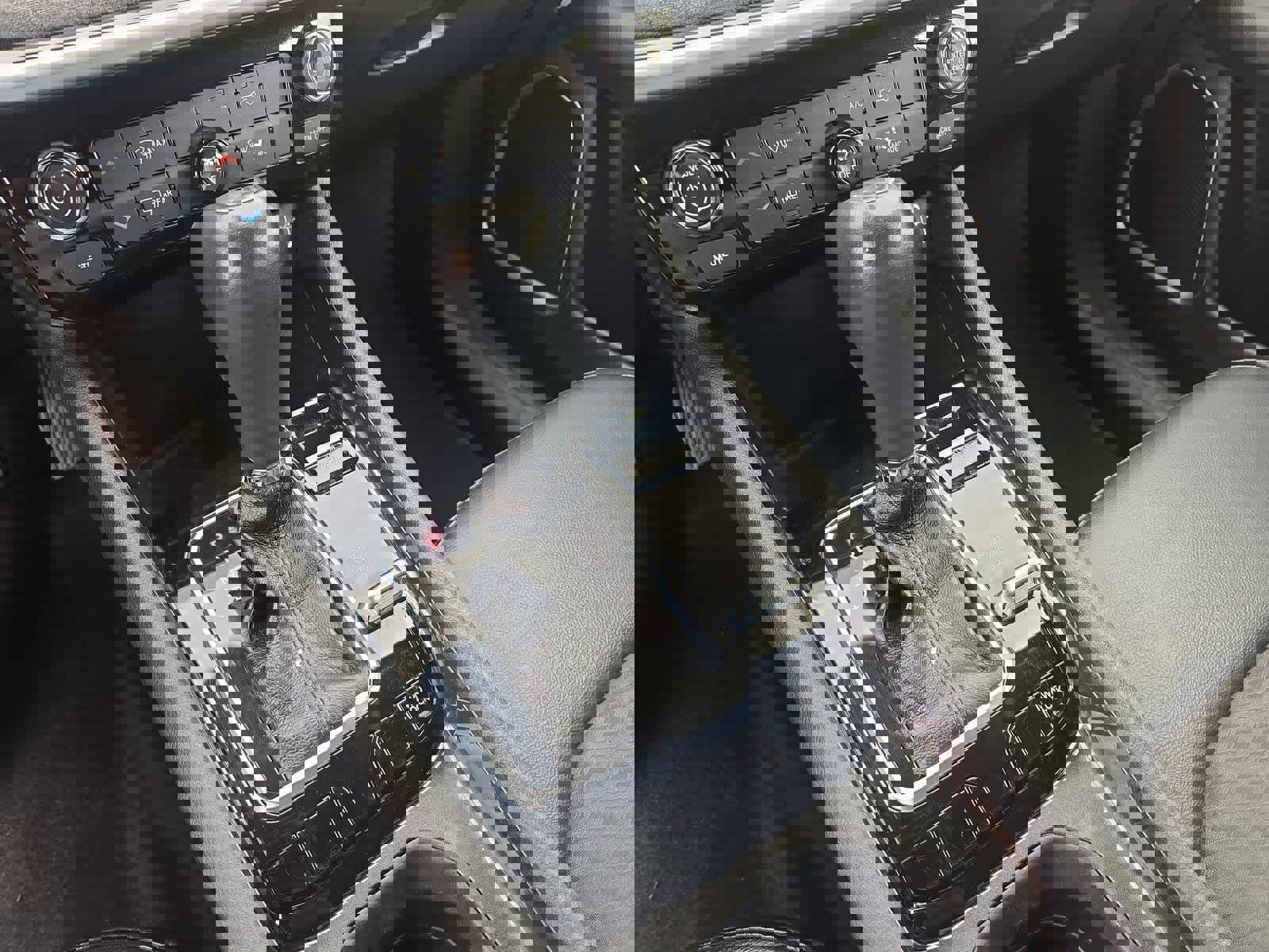 Used 2023 Jeep Compass Latitude image 30