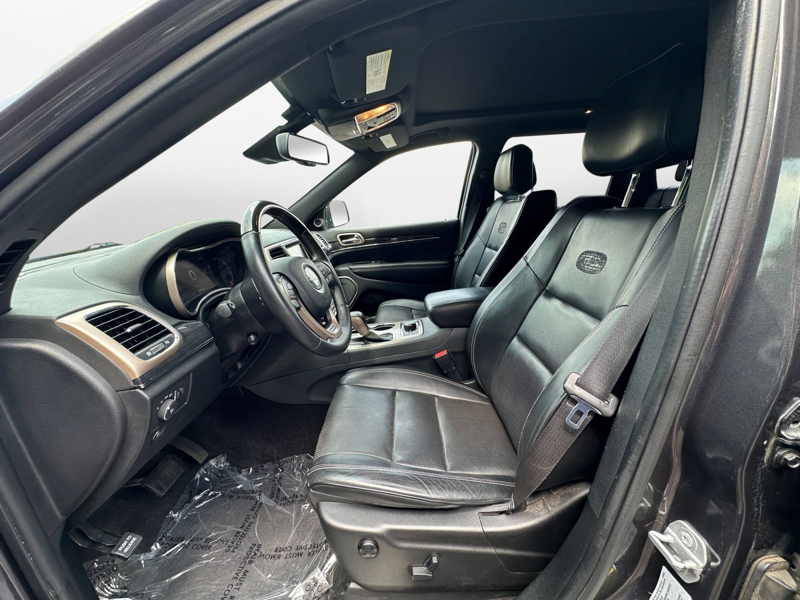 Used 2016 Jeep Grand Cherokee Overland w/ Advanced Technology Group AWD/4WD image 9