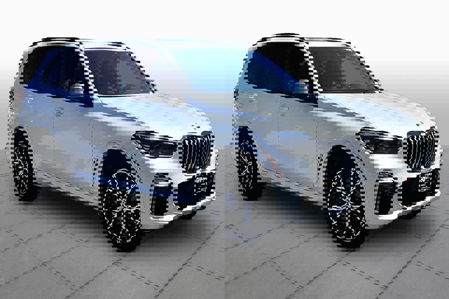 Used 2021 BMW X5 M50i w/ Premium Package image 3