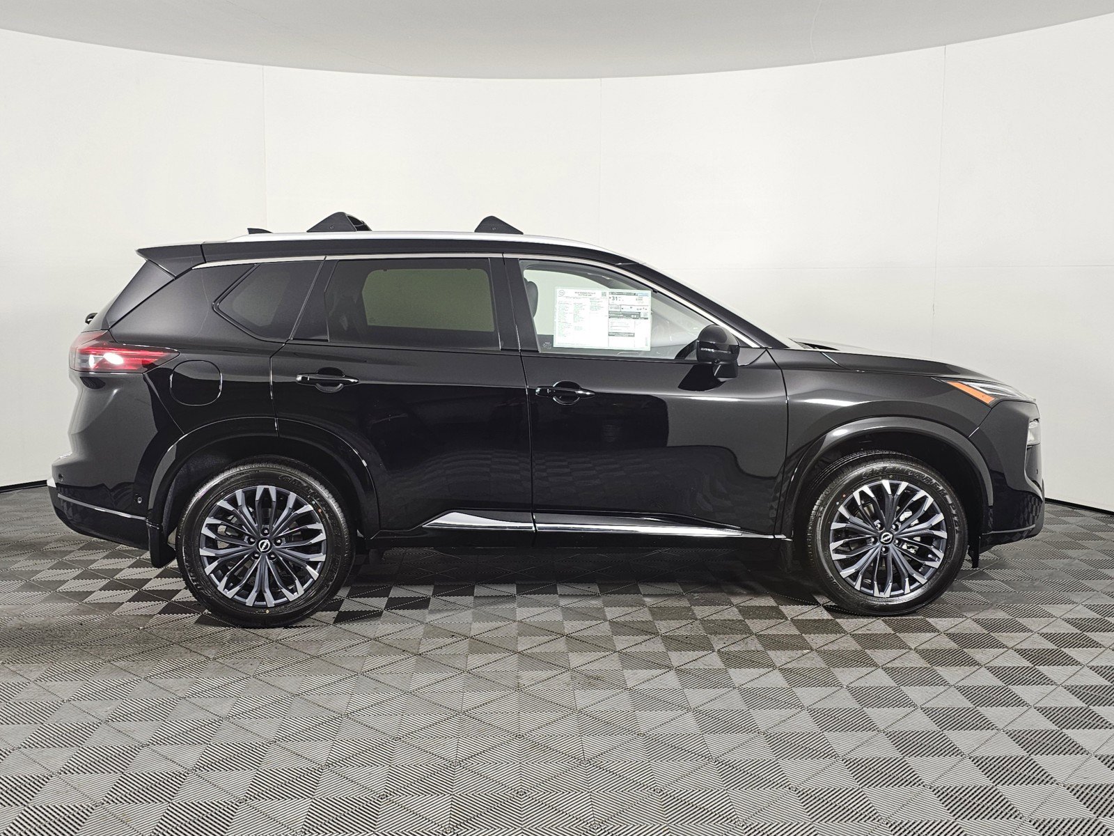 New 2026 Nissan Rogue Platinum w/ Platinum Premium Package image 2