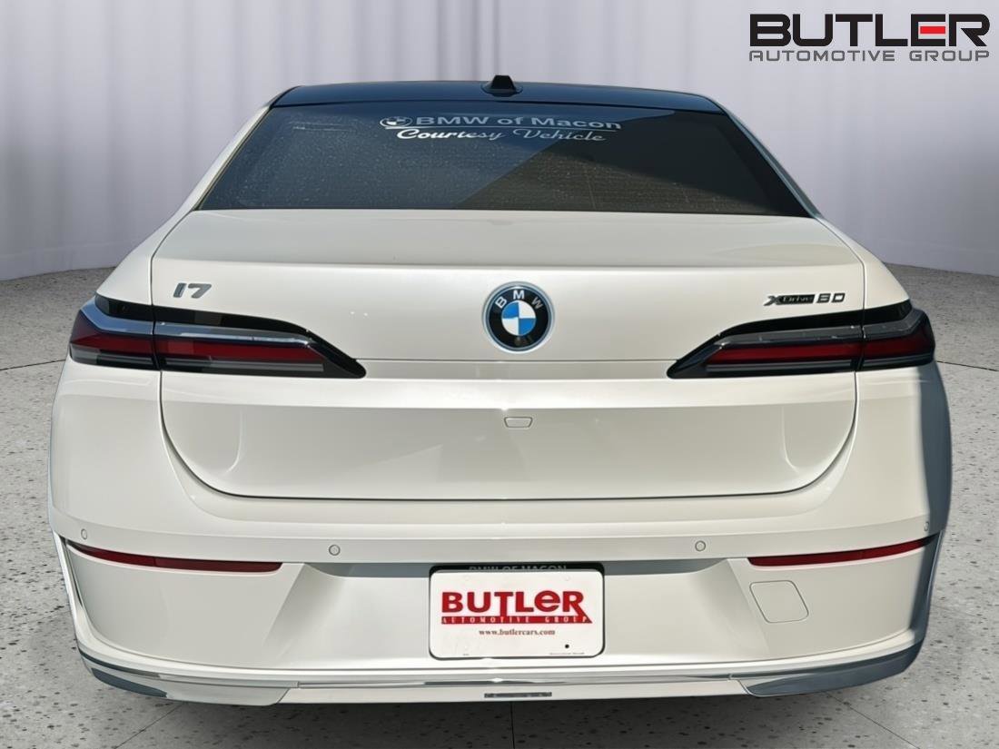 Used 2024 BMW i7 xDrive60 w/ Executive Package image 4