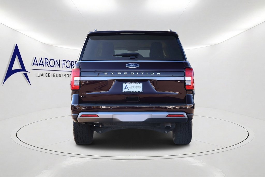 Used 2024 Ford Expedition XLT RWD image 5