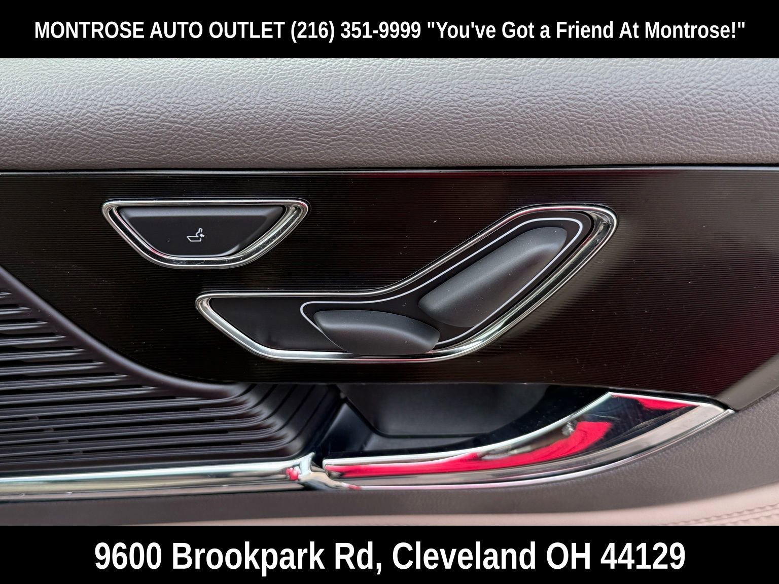 Used 2022 Lincoln Corsair AWD w/ Premium Package image 24