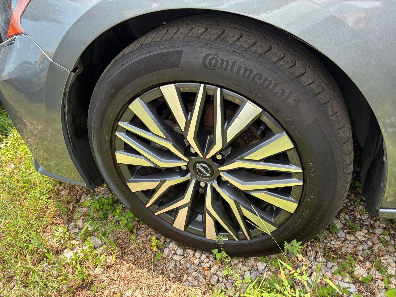Used 2025 Nissan Altima 2.5 SV FWD image 29