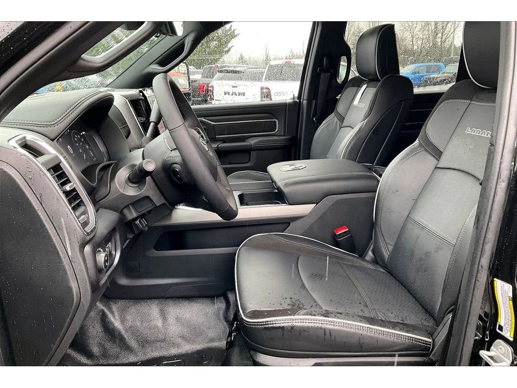 Used 2026 RAM 5500 4x4 Crew Cab w/ Laramie Trim Package image 24