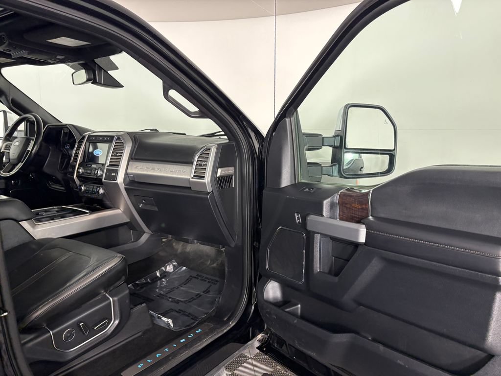 Used 2017 Ford F350 Platinum w/ Platinum Ultimate Package AWD/4WD image 34
