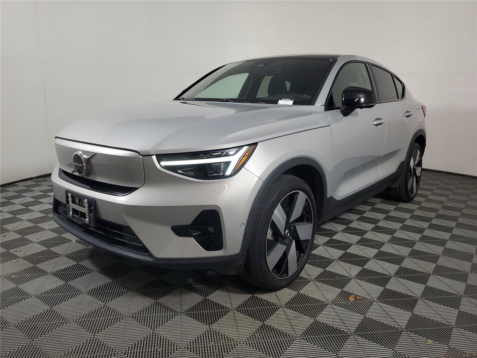 Certified 2024 Volvo C40 P8 Recharge Ultimate w/ Protection Package Premier RWD image 3