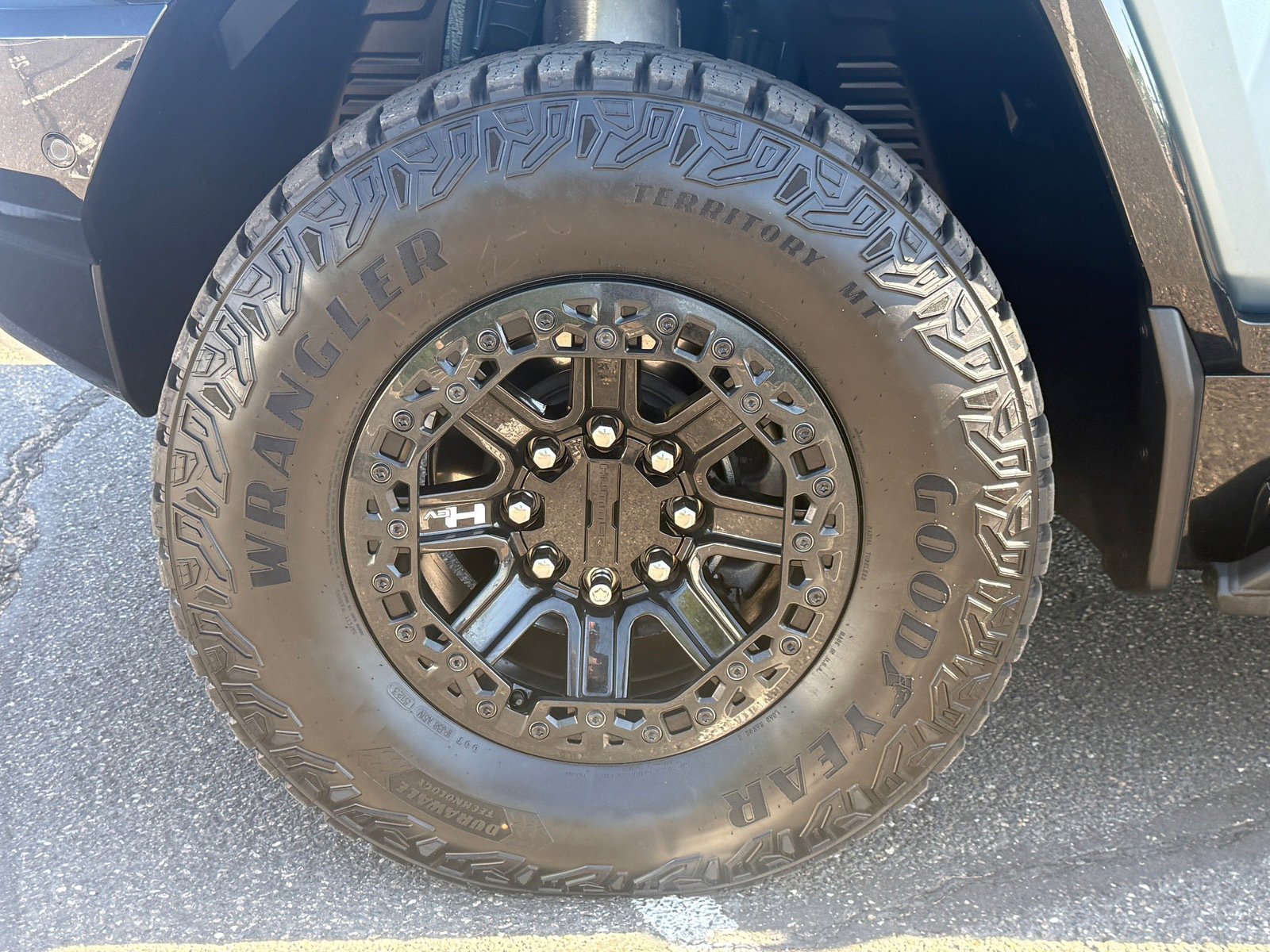 Used 2024 GMC Hummer EV 3X w/ Omega Edition image 9