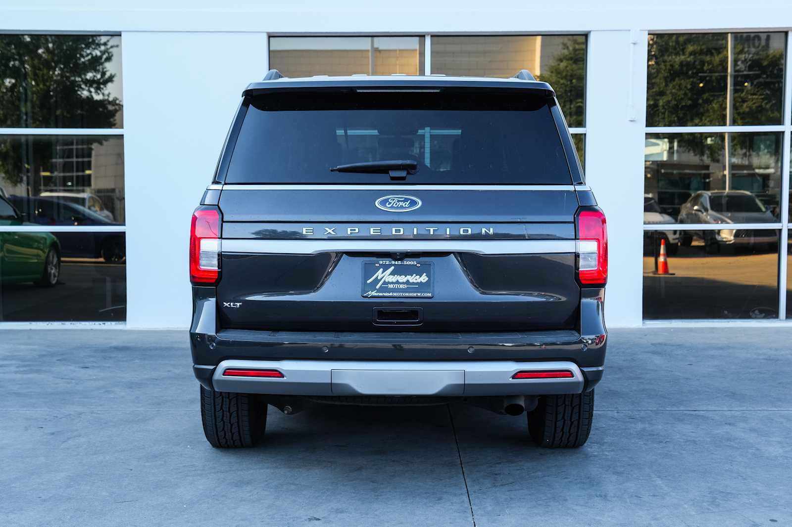 Used 2023 Ford Expedition XLT RWD image 11