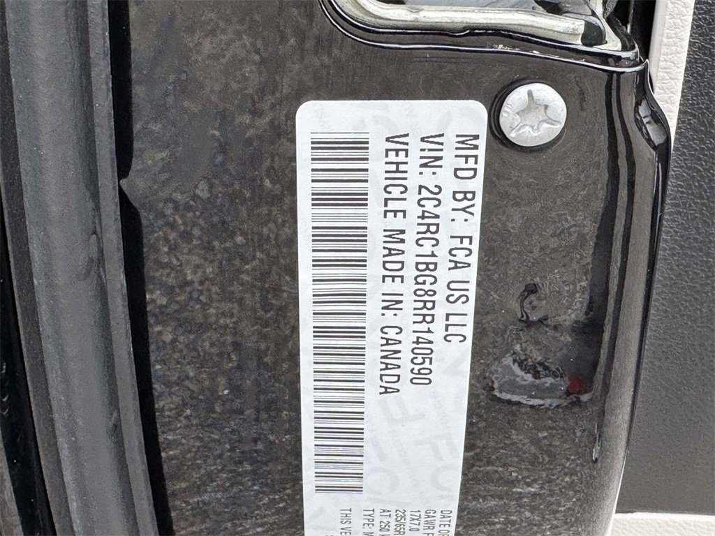 Used 2024 Chrysler Pacifica Touring-L image 28