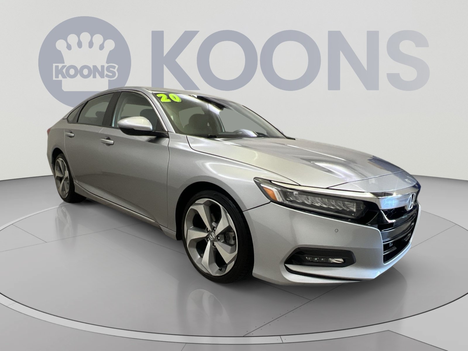 Used 2020 Honda Accord Touring image 2