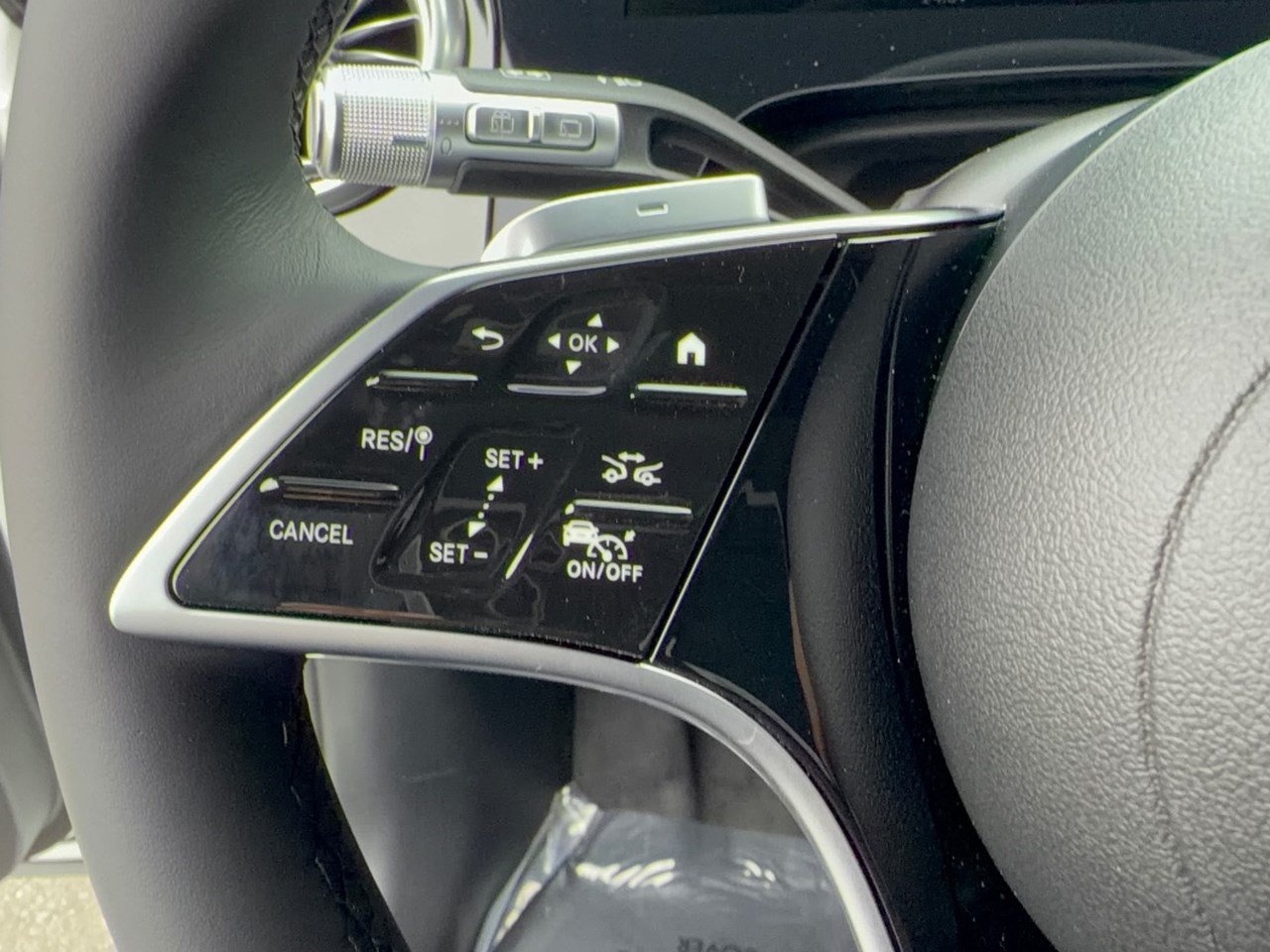 New 2027 Mercedes-Benz EQS 400 4MATIC SUV image 18
