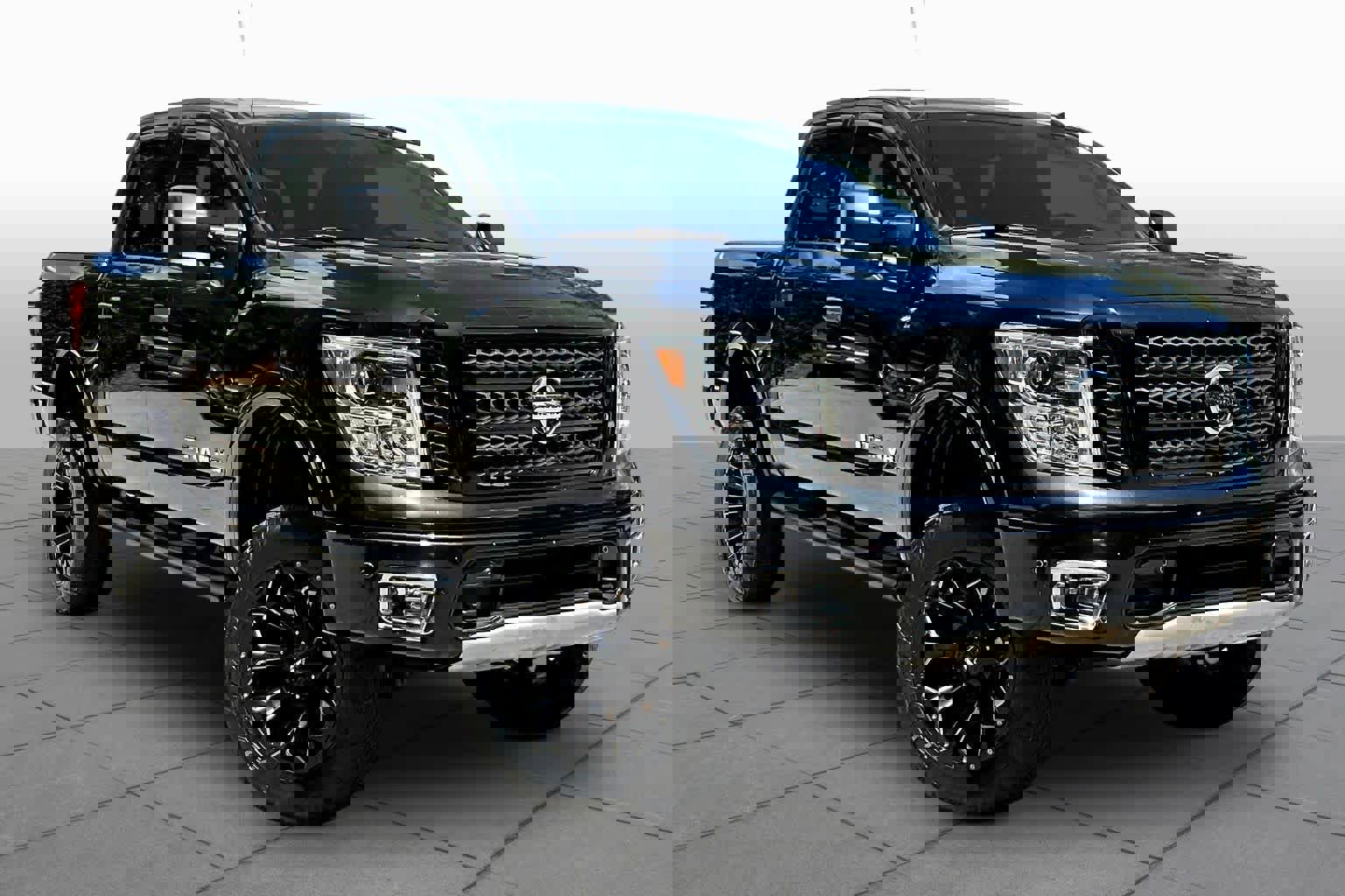 Used 2019 Nissan Titan PRO-4X w/ Pro-4x Convenience Package image 3
