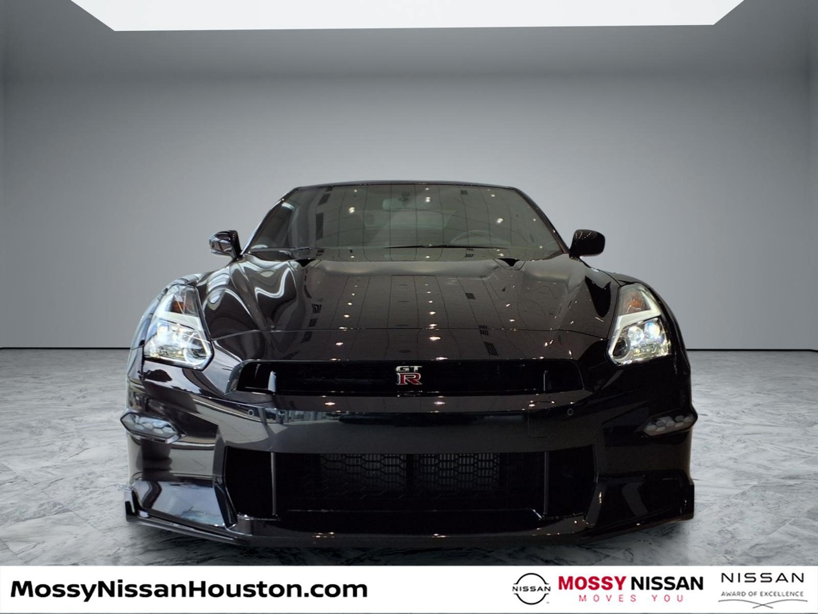 Used 2024 Nissan GT-R w/ Floor Mat Package AWD/4WD image 3