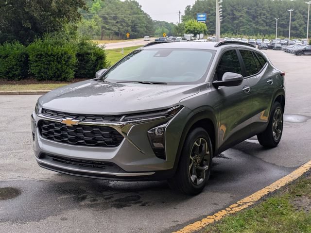 New 2026 Chevrolet Trax LT w/ Driver Confidence Package FWD image 5