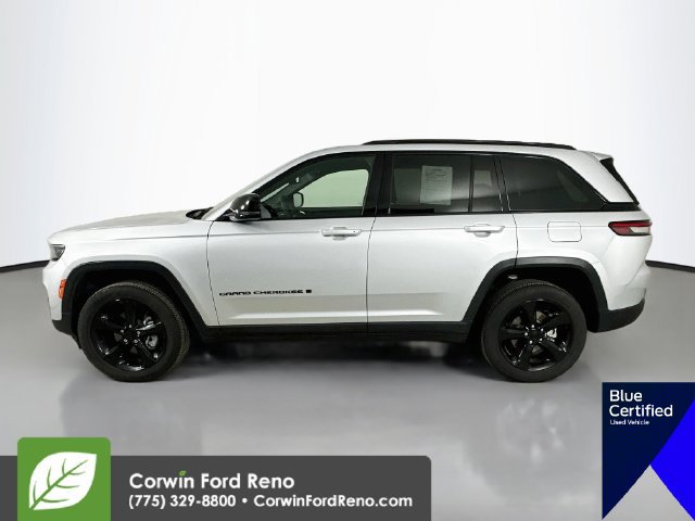 Used 2024 Jeep Grand Cherokee Altitude AWD/4WD image 5